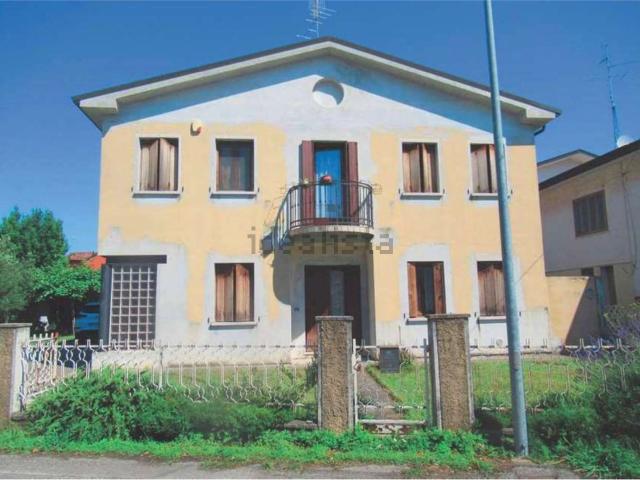 Villetta indipendente in vendita di 267 m² in Via Confine, 12