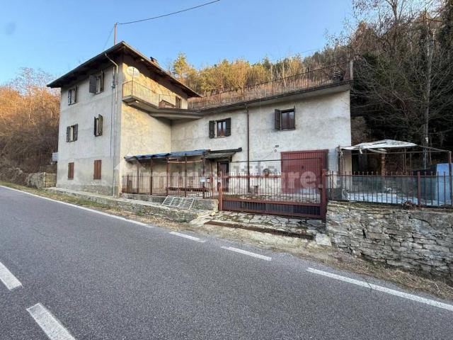 Villetta indipendente in vendita di 267 m² in Via Cortemilia