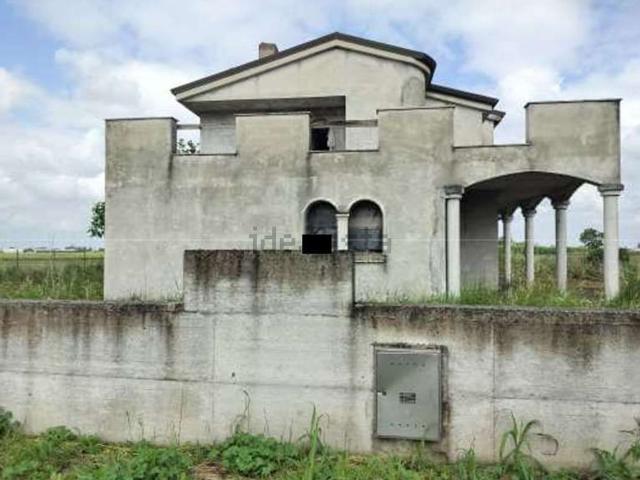 Villetta indipendente in vendita di 267 m² in Via Giacomo Leopardi