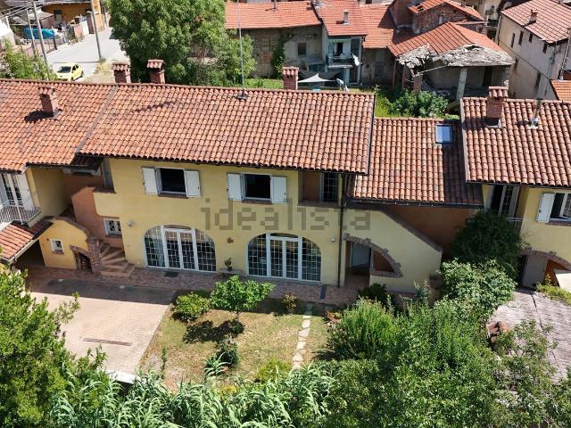 Villetta indipendente in vendita di 268 m² in Via Fratelli Marino, 11