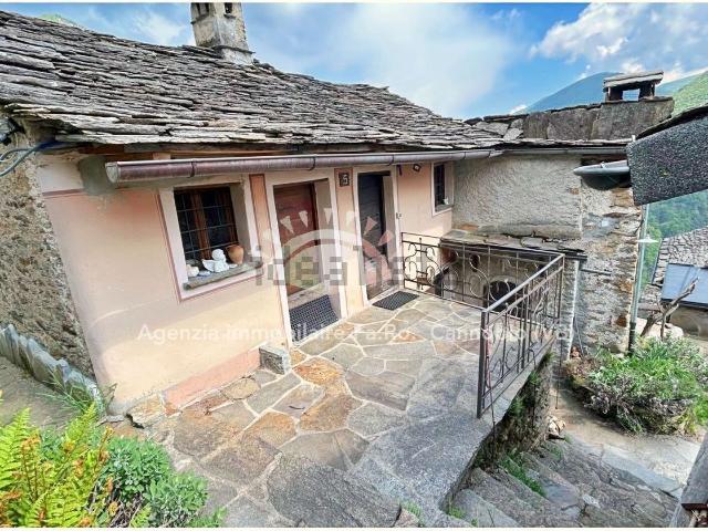 Villetta indipendente in vendita di 268 m² in Via Lavalle, 2