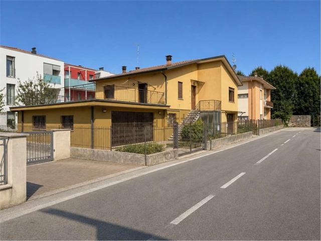 Villetta indipendente in vendita di 268 m² in Via Veneto, 23
