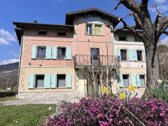 Villetta indipendente in vendita di 268 m² in Vicolo Marchet, 6