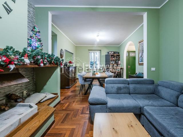 Villetta indipendente in vendita di 270 m² in Strada Nuova, 45
