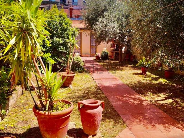 Villetta indipendente in vendita di 270 m²