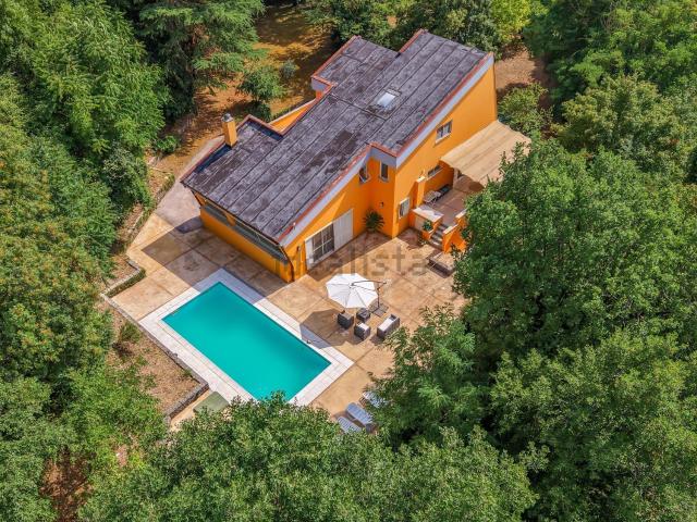 Villetta indipendente in vendita di 270 m² in Via Colleolivo