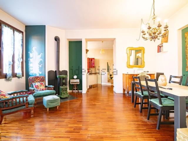 Villetta indipendente in vendita di 270 m² in Via Cairoli, 15