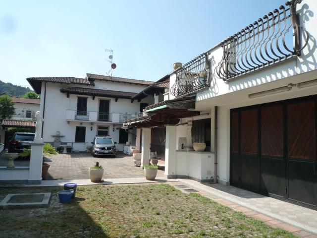 Villetta indipendente in vendita di 270 m² in Via Cascine, 33