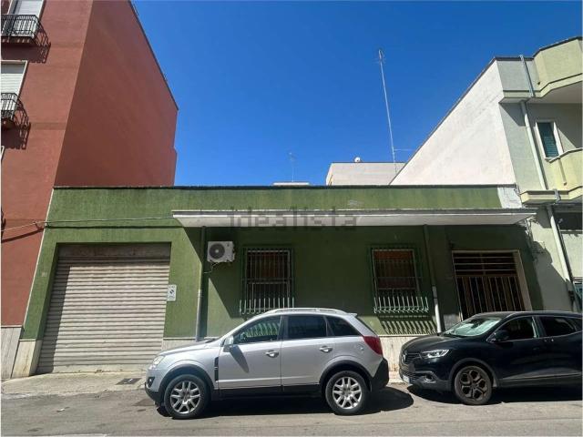 Villetta indipendente in vendita di 270 m² in Via Addis Abeba, 49