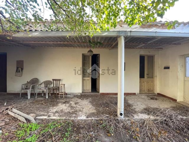 Villetta indipendente in vendita di 270 m² in Via Alessandro III, 9