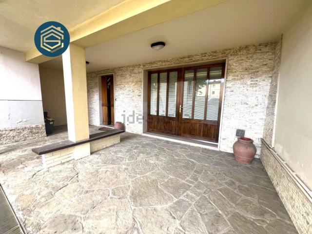 Villetta indipendente in vendita di 270 m² in Via Bruno Buozzi, 114