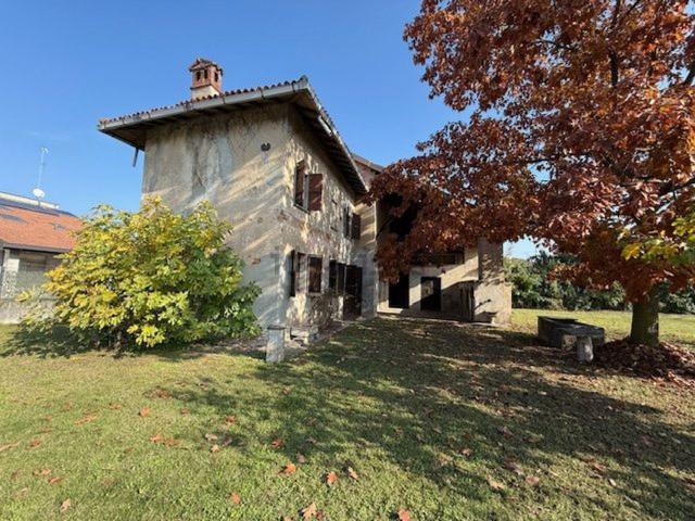 Villetta indipendente in vendita di 270 m² in Via Gambolina