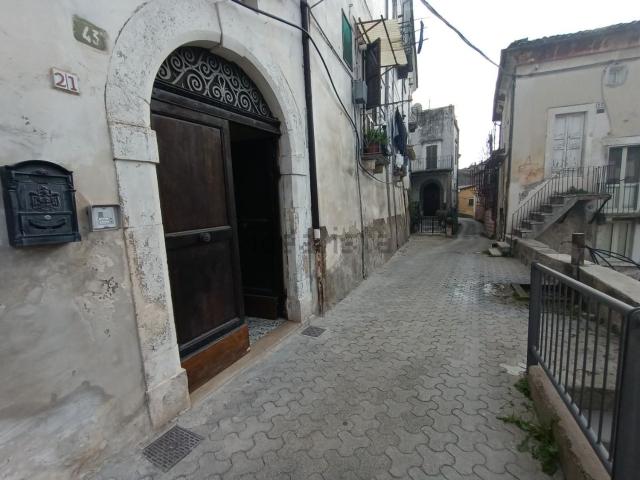 Villetta indipendente in vendita di 270 m² in Via Giordano Bruno