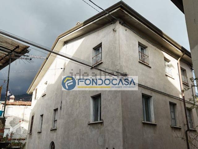 Villetta indipendente in vendita di 270 m² in Via Giovanni Minzoni
