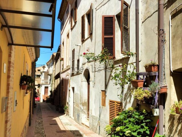 Villetta indipendente in vendita di 270 m² in Via della Rosa, 11