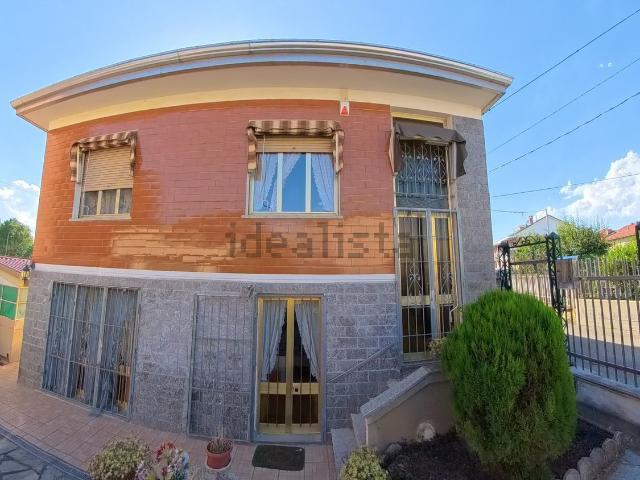 Villetta indipendente in vendita di 270 m² in Via Duca d&apos Aosta, 1