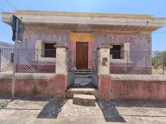 Villetta indipendente in vendita di 270 m² in Via E. de Amicis, 56
