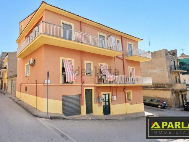 Villetta indipendente in vendita di 270 m² in Via Edmondo de Amicis