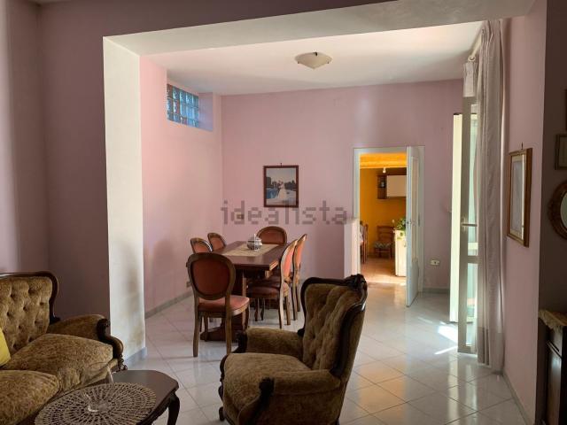 Villetta indipendente in vendita di 270 m² in Via Fontana Unica, 76
