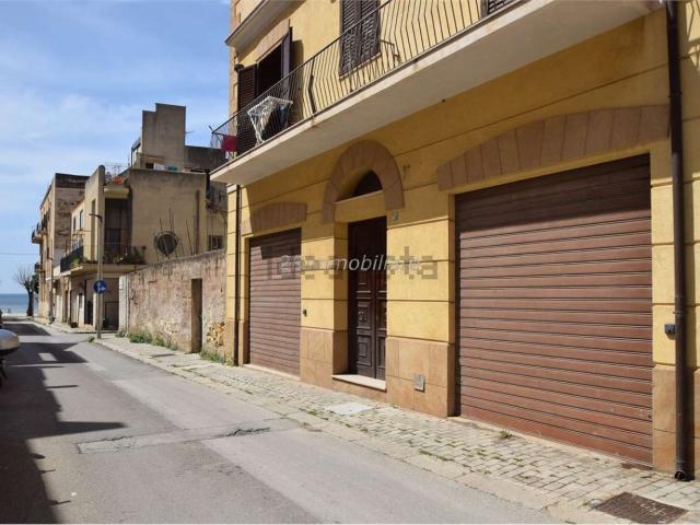 Villetta indipendente in vendita di 270 m² in Via Filippo Castelli, 10