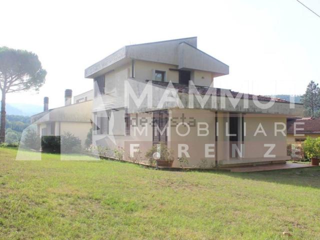 Villetta indipendente in vendita di 270 m² in Via LA TORRE
