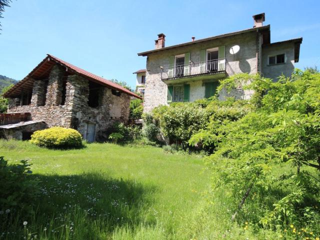 Villetta indipendente in vendita di 270 m² in Via Madonna delle Grazie, 63
