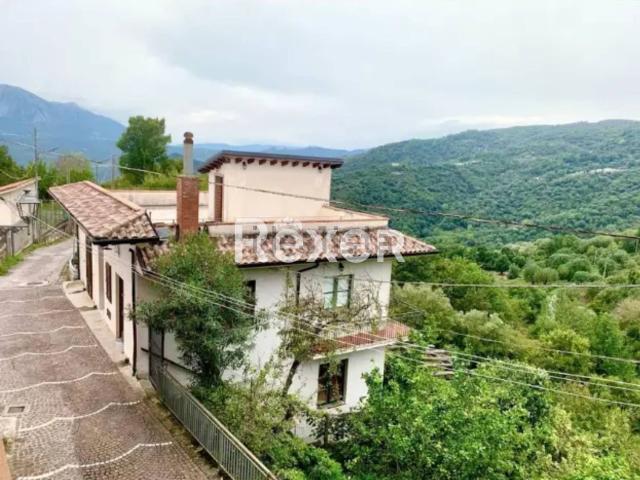 Villetta indipendente in vendita di 270 m² in Via Mancuso