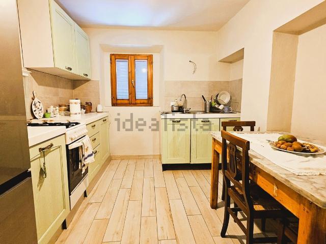 Villetta indipendente in vendita di 270 m² in Via Marco Perennio