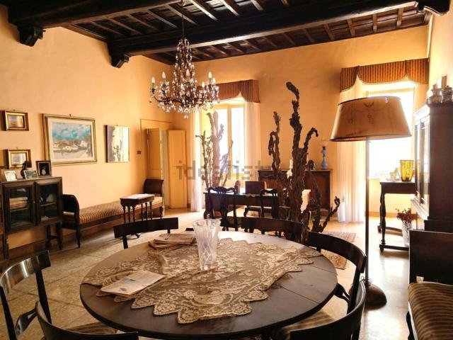 Villetta indipendente in vendita di 270 m² in Via Solferino