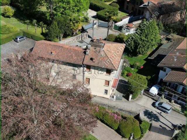 Villetta indipendente in vendita di 270 m² in Via San Michele, 43