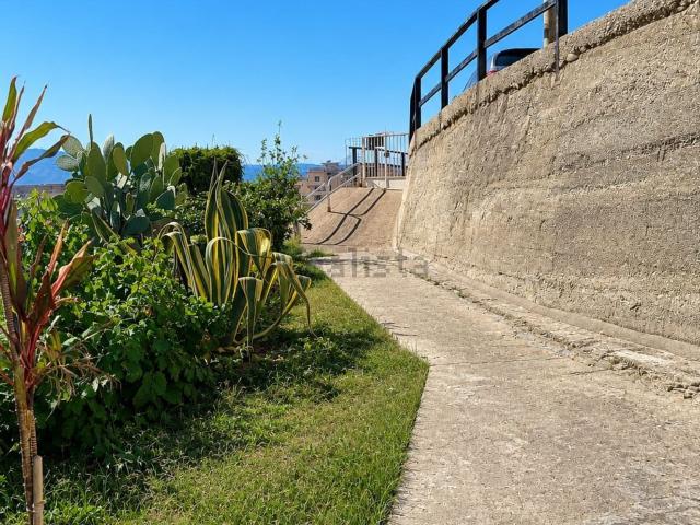 Villetta indipendente in vendita di 270 m² in Via Santa Croce
