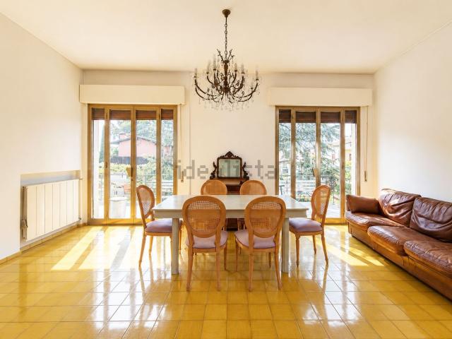 Villetta indipendente in vendita di 270 m² in Via Siena