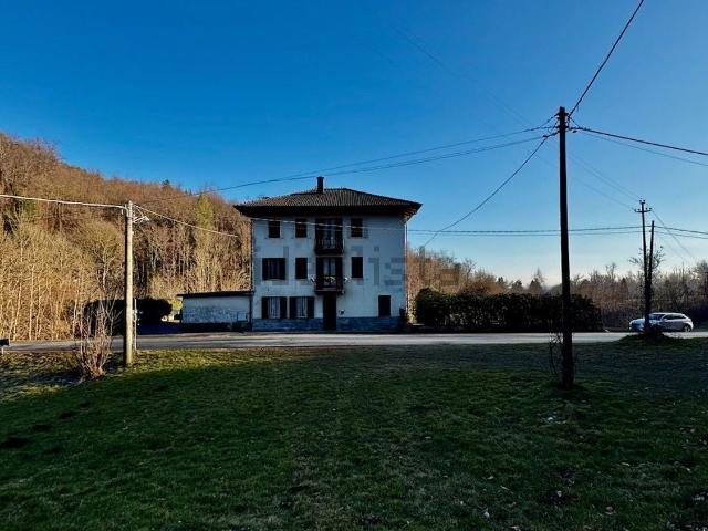 Villetta indipendente in vendita di 270 m² in Via per Oropa, 6