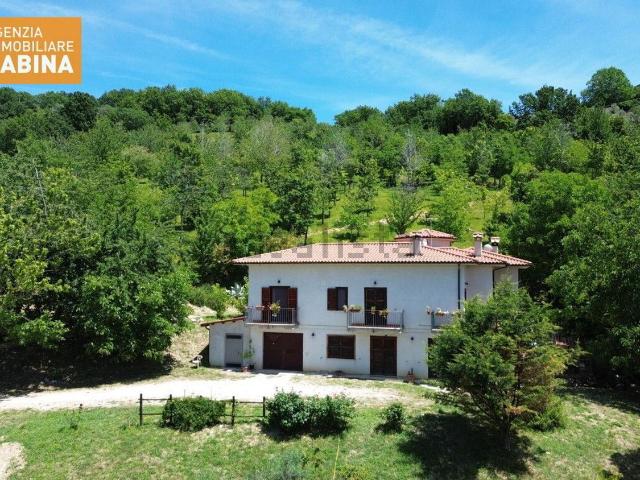 Villetta indipendente in vendita di 270 m² in Via Piedimonte, 32