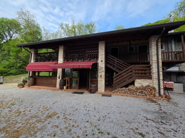 Villetta indipendente in vendita di 270 m² in Via Praforte, 30