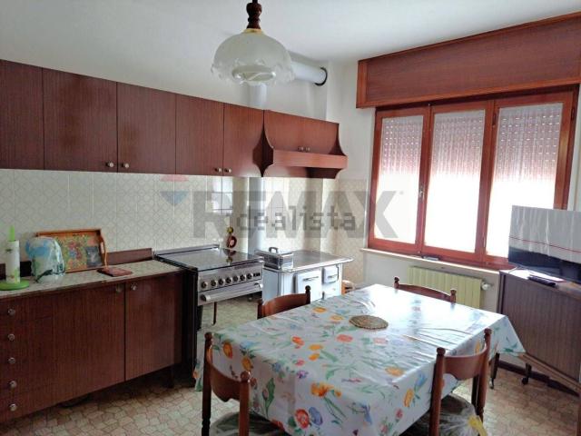 Villetta indipendente in vendita di 270 m² in Via Ronche, 113