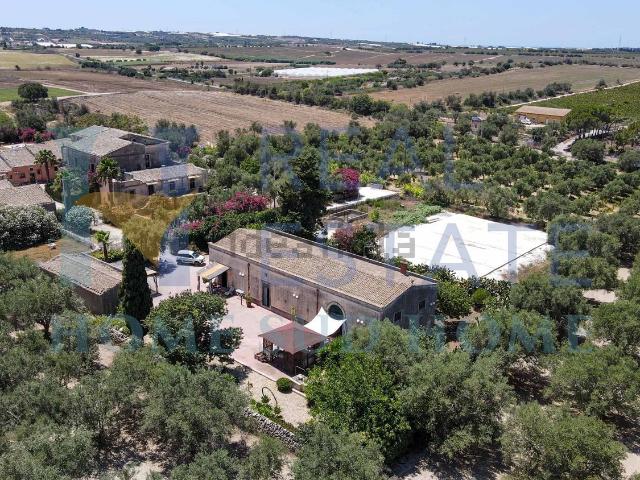Villetta indipendente in vendita di 270 m² in Via TOMMASO FAZELLO, 228
