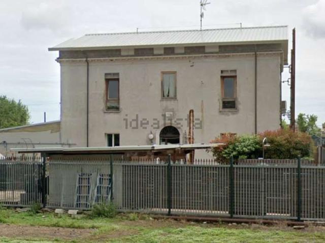 Villetta indipendente in vendita di 270 m² in Via Torri, 304