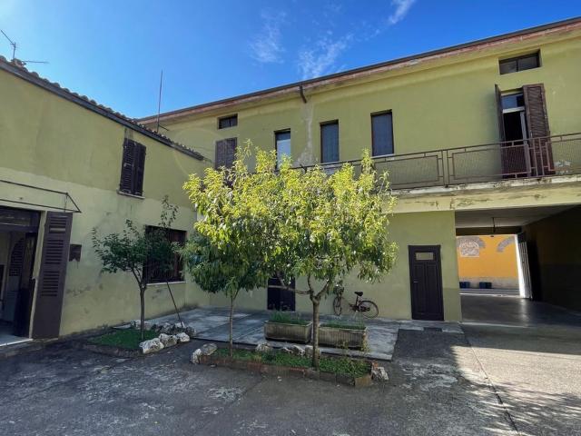Villetta indipendente in vendita di 270 m² in Via Verdi