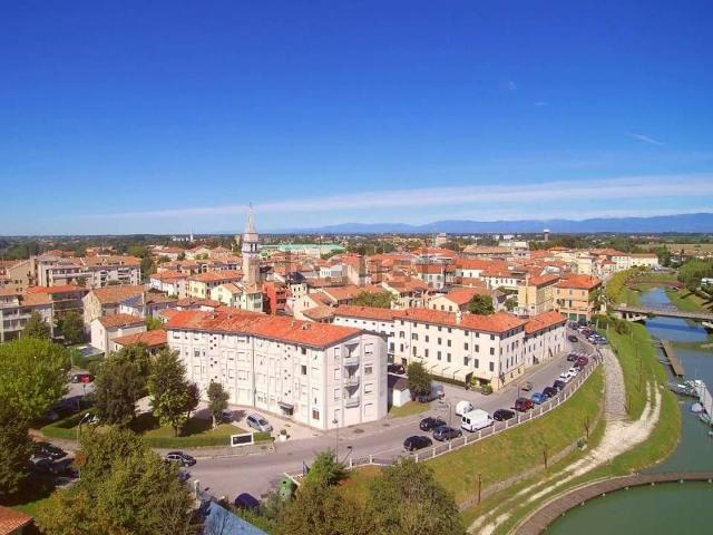 Villetta indipendente in vendita di 270 m² in Viale Venezia