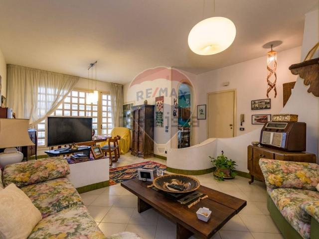 Villetta indipendente in vendita di 270 m² in Viale A. Scarlatti, 23