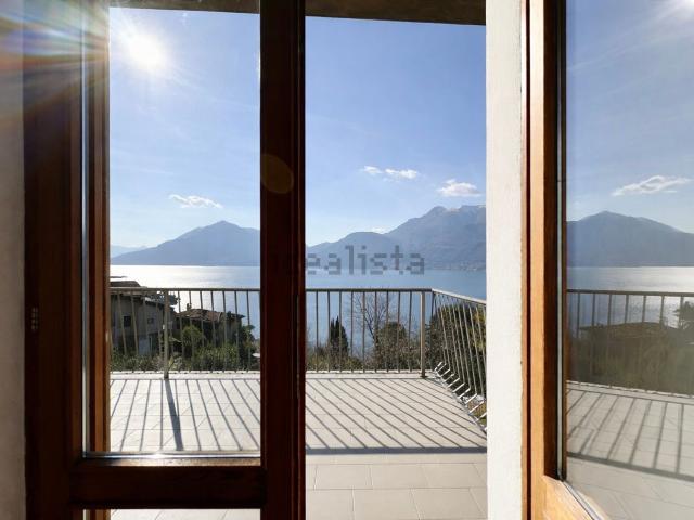 Villetta indipendente in vendita di 270 m² in Frazione Oro