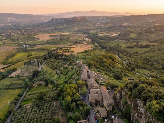 Villetta indipendente in vendita di 270 m² in Località Laghetto di Sugano