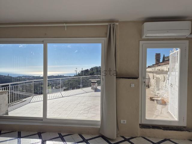 Villetta indipendente in vendita di 270 m² in Piazza Giacomo Matteotti