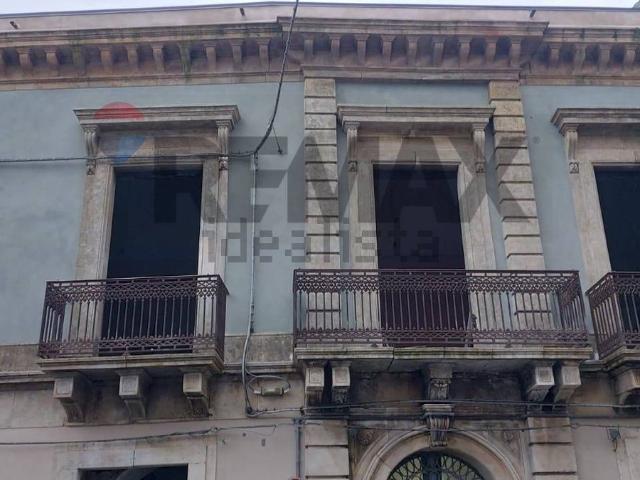 Villetta indipendente in vendita di 270 m² in Piazza Municipio, 1