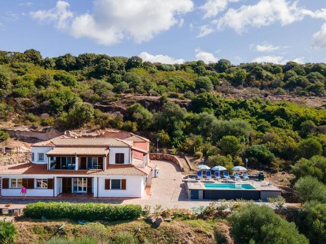 Villetta indipendente in vendita di 270 m² in Strada Statale 292 Nord Occidentale Sarda