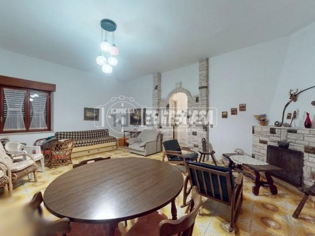 Villetta indipendente in vendita di 271 m² in Via del Fante, 17
