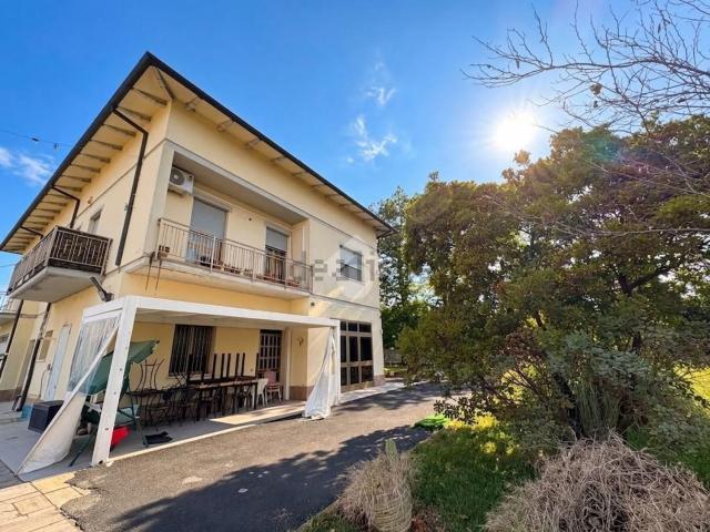 Villetta indipendente in vendita di 271 m² in Via Per San Felice, 86