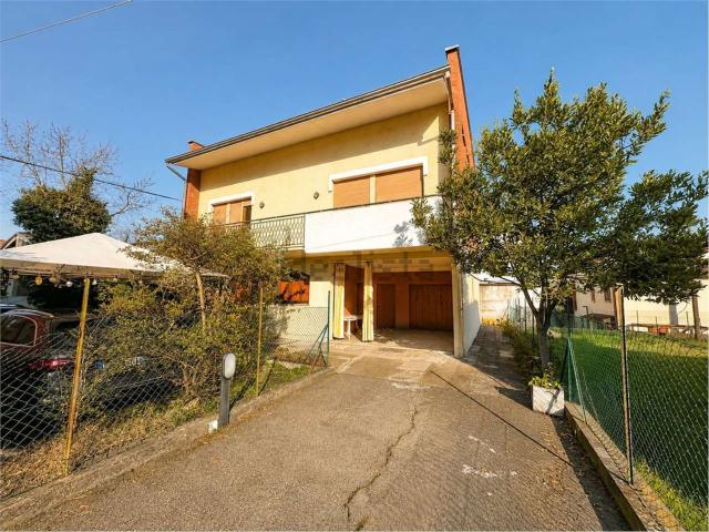 Villetta indipendente in vendita di 271 m² in Via Roma, 6