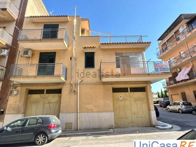 Villetta indipendente in vendita di 271 m² in Via Tommaso D&apos Aquino, 10